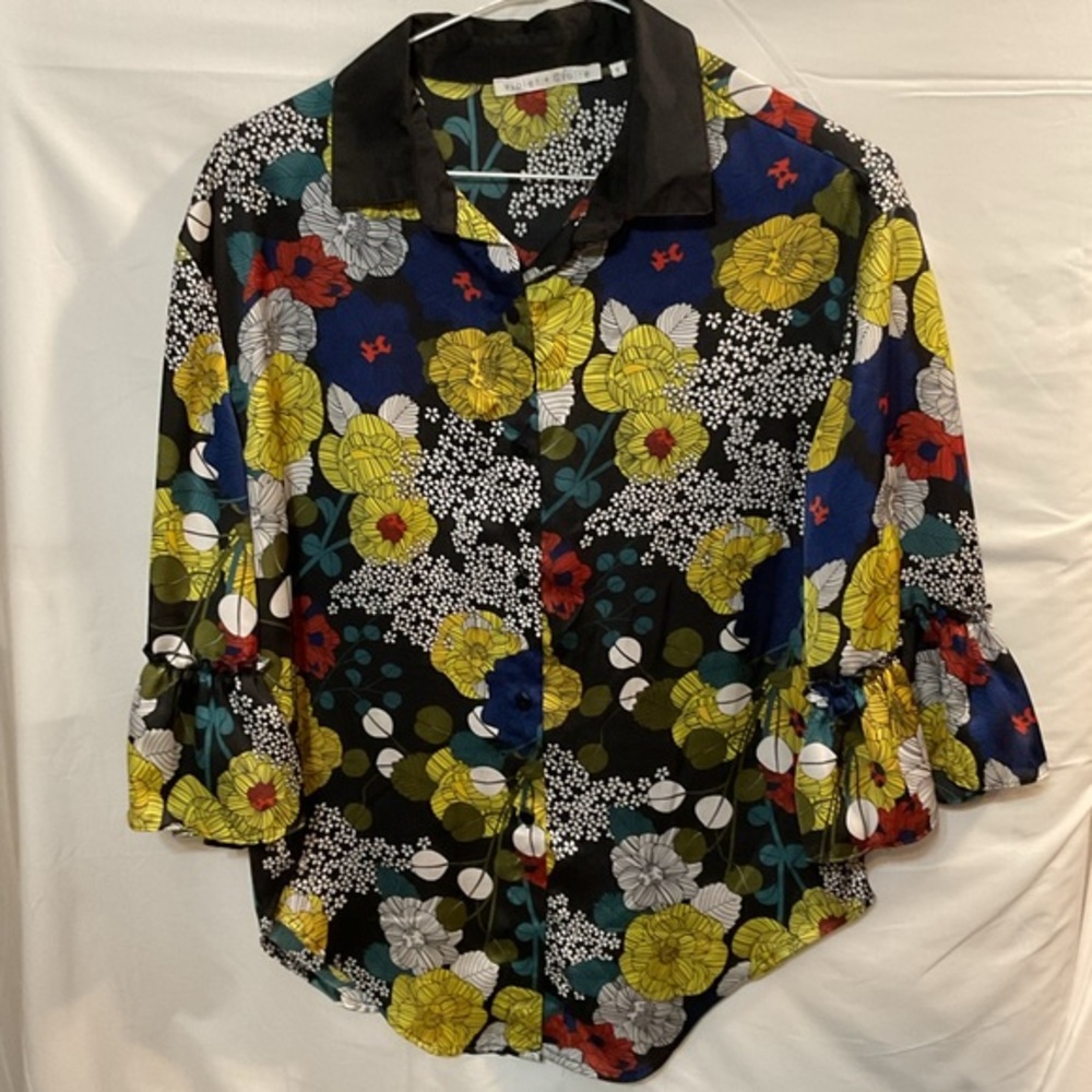 Violet + Claire Black & Floral Button Up Top